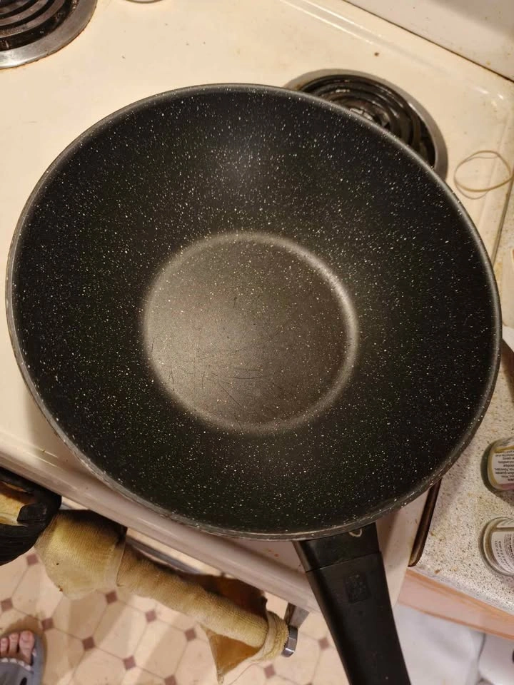 ZWILLING Non-Stick Pans – 30cm & 25cm + Glass Lid - photo 3