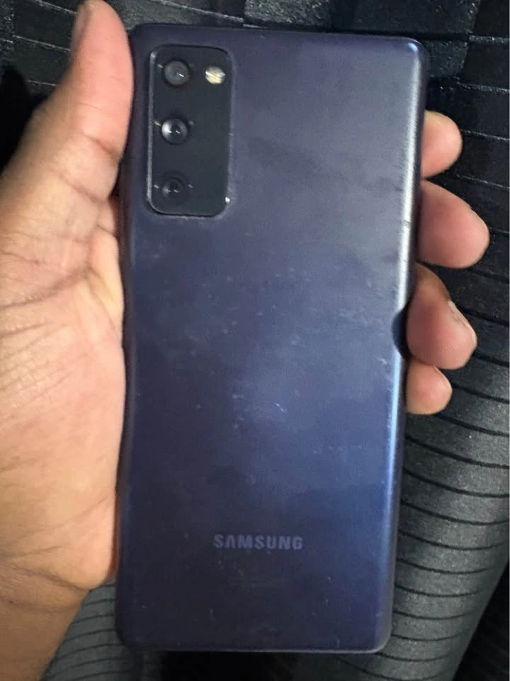 samsung galaxy s20 fe 5g - photo 3