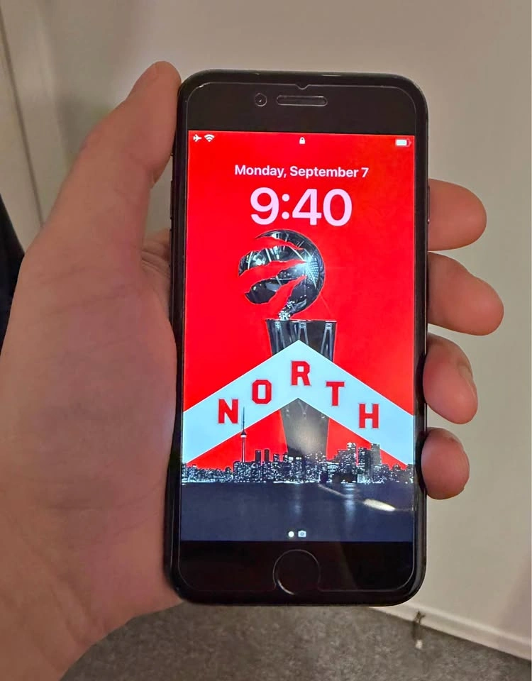iPhone 8 64GB Space Grey