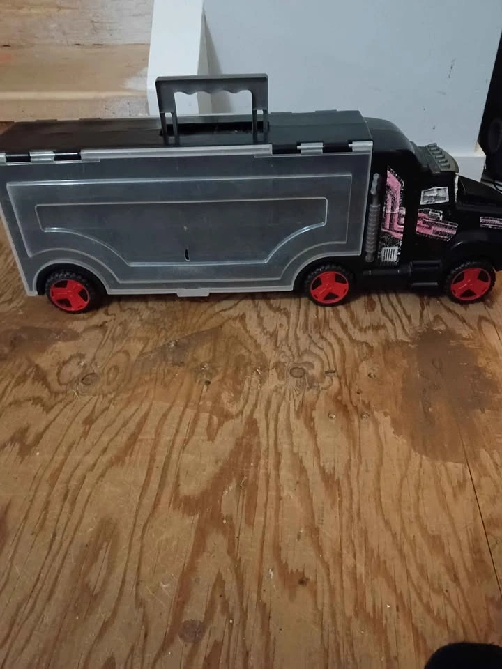 Toy Semi-Truck Car Carrying Case - photo 3