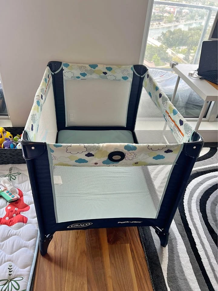 Graco pack and play