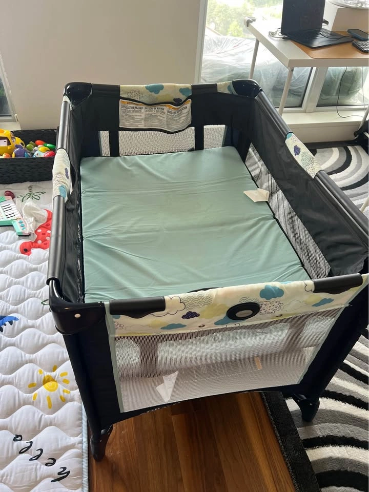 Graco pack and play - photo 2