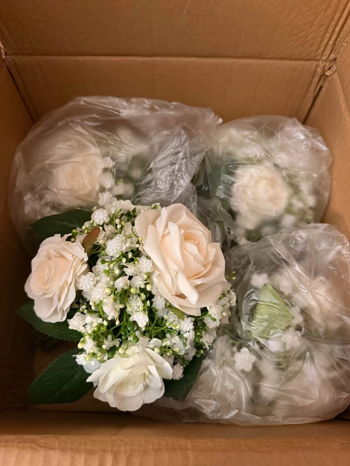 Bridesmaid Flowers - photo 2