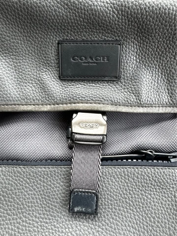 Authentic Leather Coach Manhattan Backpack - Varsity Sport - photo 2