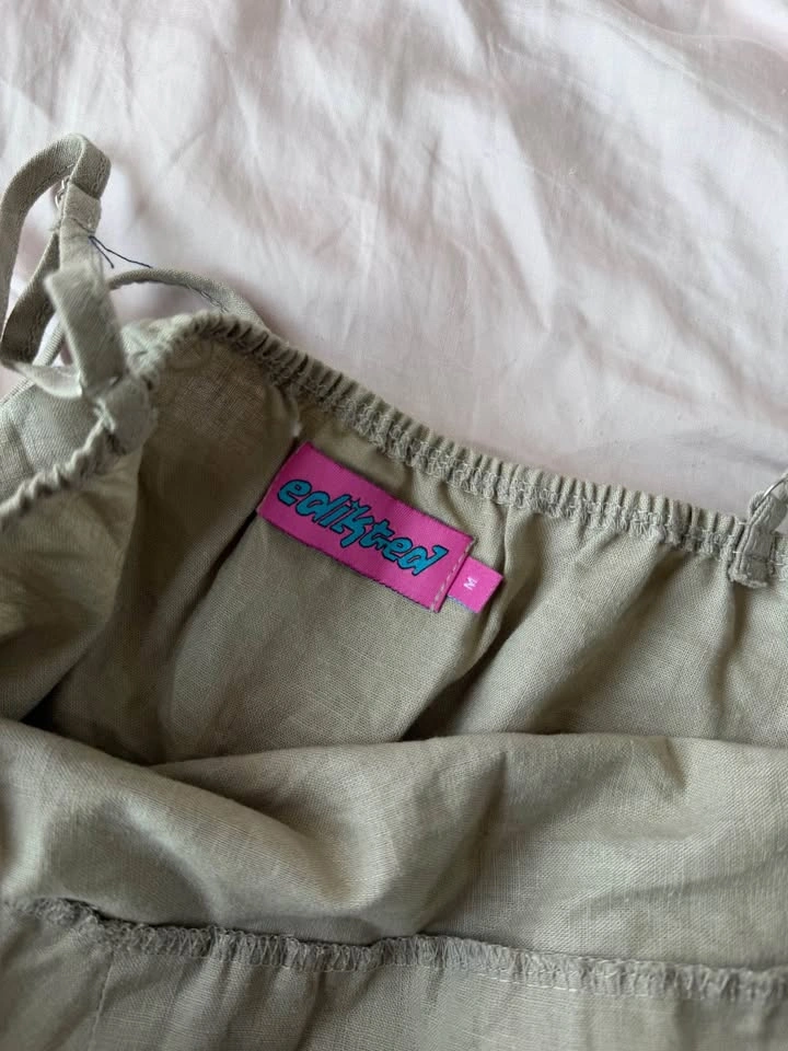 edikted linen open back top in olive - photo 2