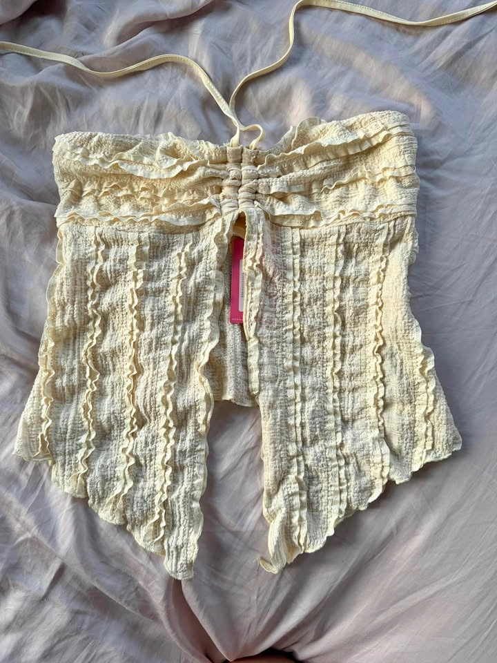 edikted ruffle textured front split top