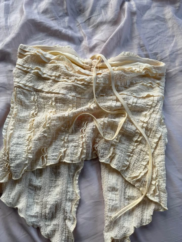 edikted ruffle textured front split top - photo 5