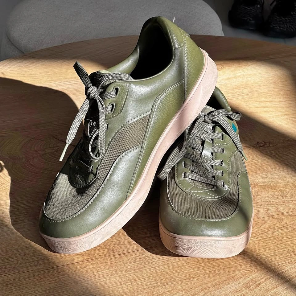 Vessi Courtside Classic Sneaker Waterproof Size 9