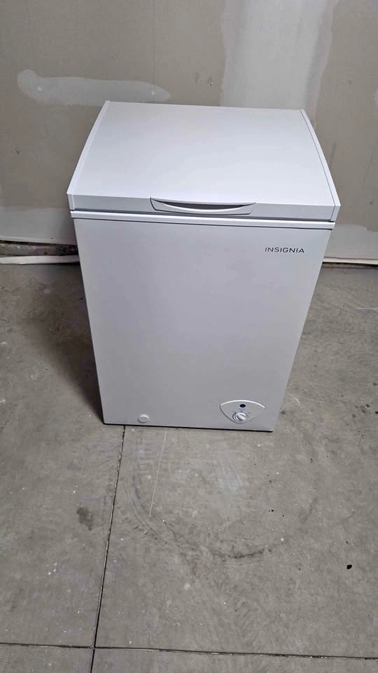 Insignia 3.5 Cu. Ft. Garage Ready Chest Freezer