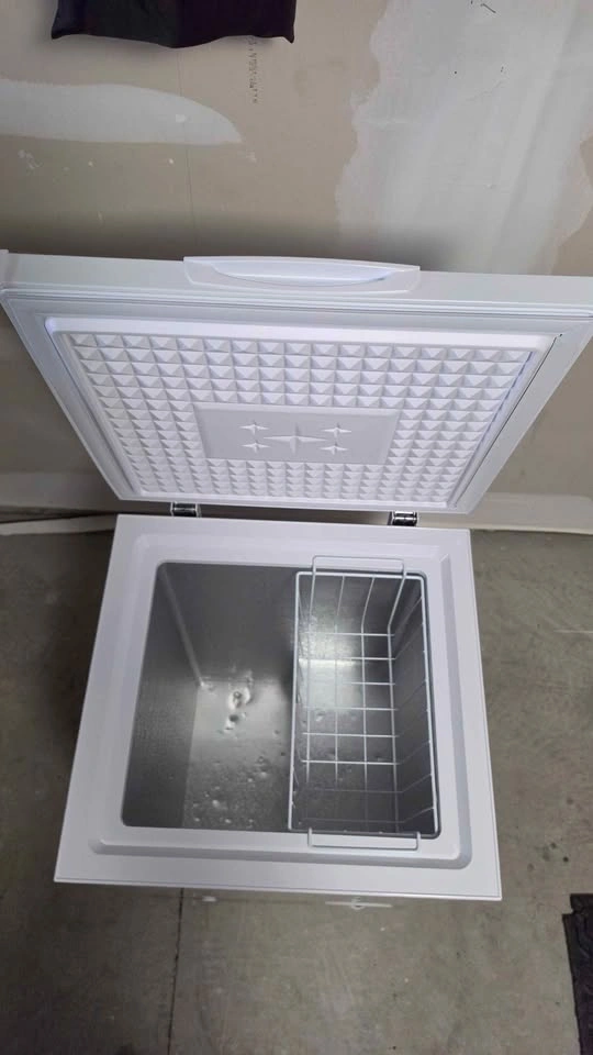 Insignia 3.5 Cu. Ft. Garage Ready Chest Freezer - photo 2