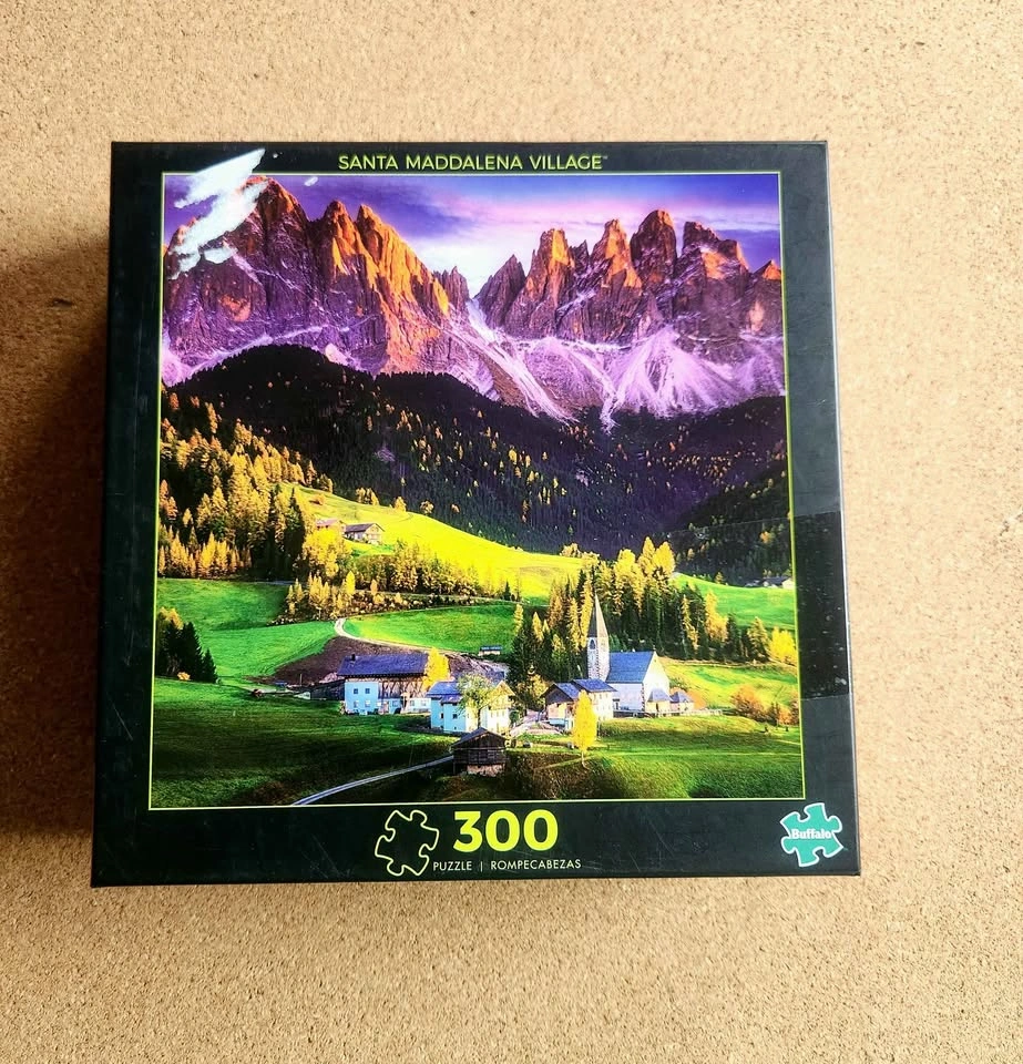 Lot of 4 300-Piece Puzzle Bundle - photo 4