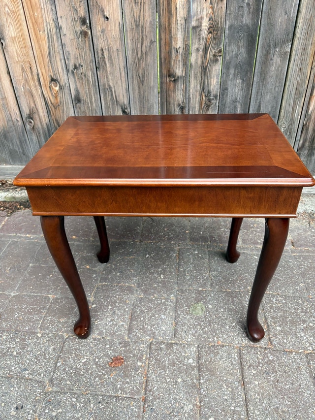 Vintage Cherry wood side table - can deliver - photo 3