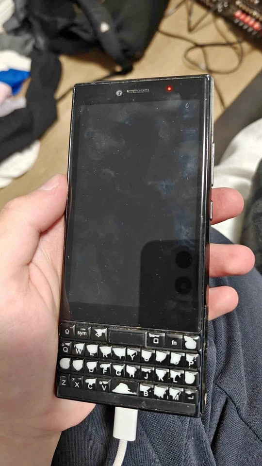 Broken Unihertz Titan Slim