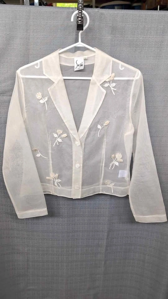 Sash Petite 100% Silk Sheer Embroidered Blazer - Size 8