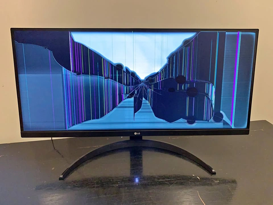 LG 29" Ultra Wide broken screen