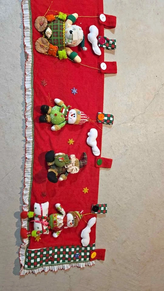 Christmas Plush Character Valance