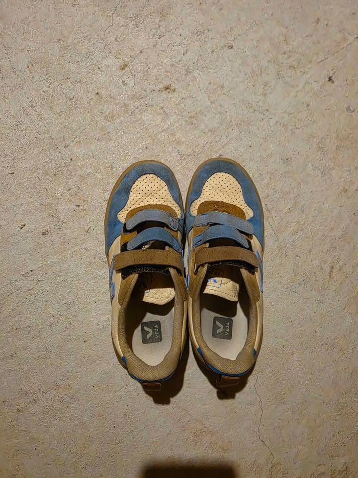 Veja Kids V-10 Velcro Sneakers US 4 - photo 2
