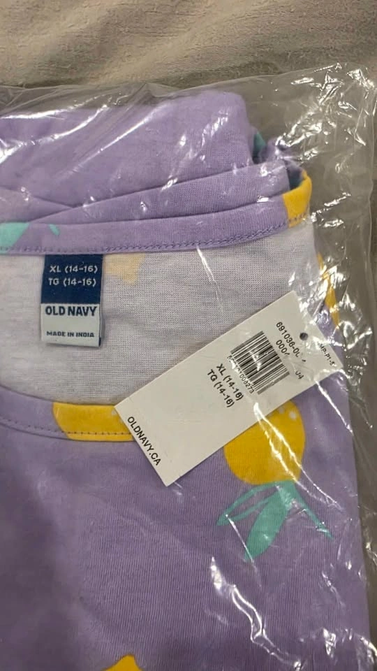 Girls Old Navy t-shirts - photo 2