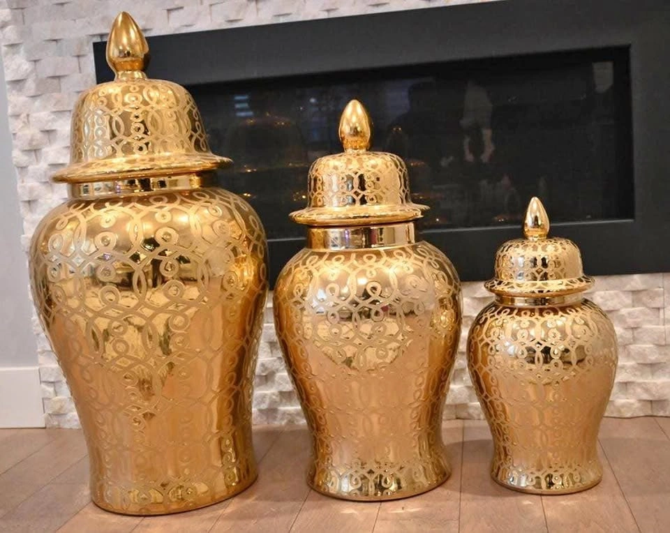 1 Extra large gold jar