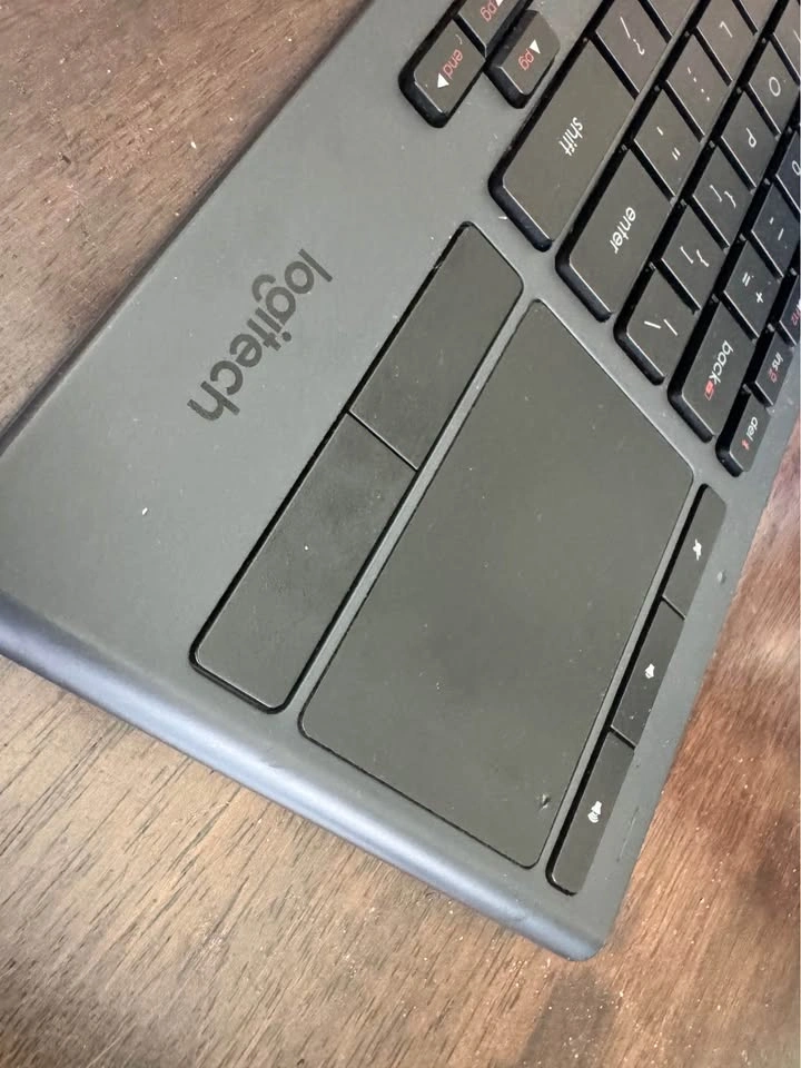 Logitech k830 media keyboard - photo 3