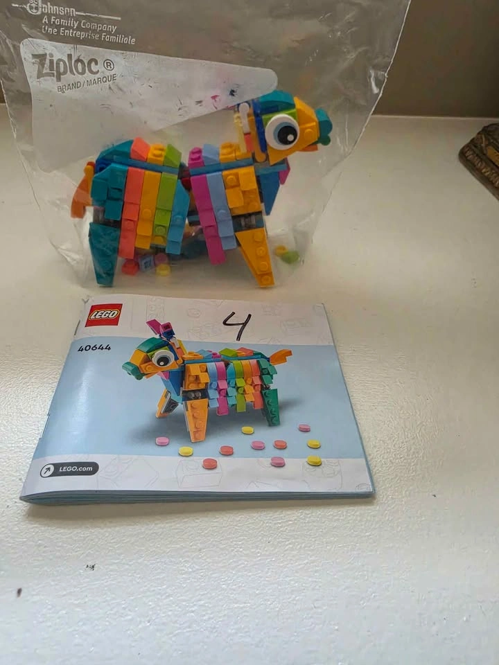 LEGO 40644 Piñata - photo 2