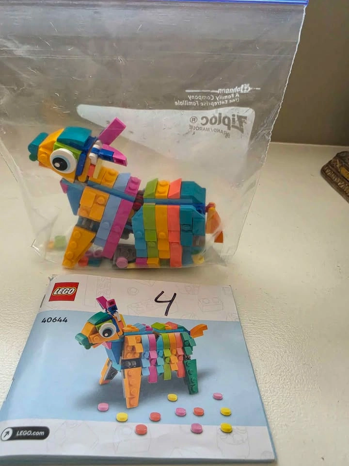 LEGO 40644 Piñata - photo 3