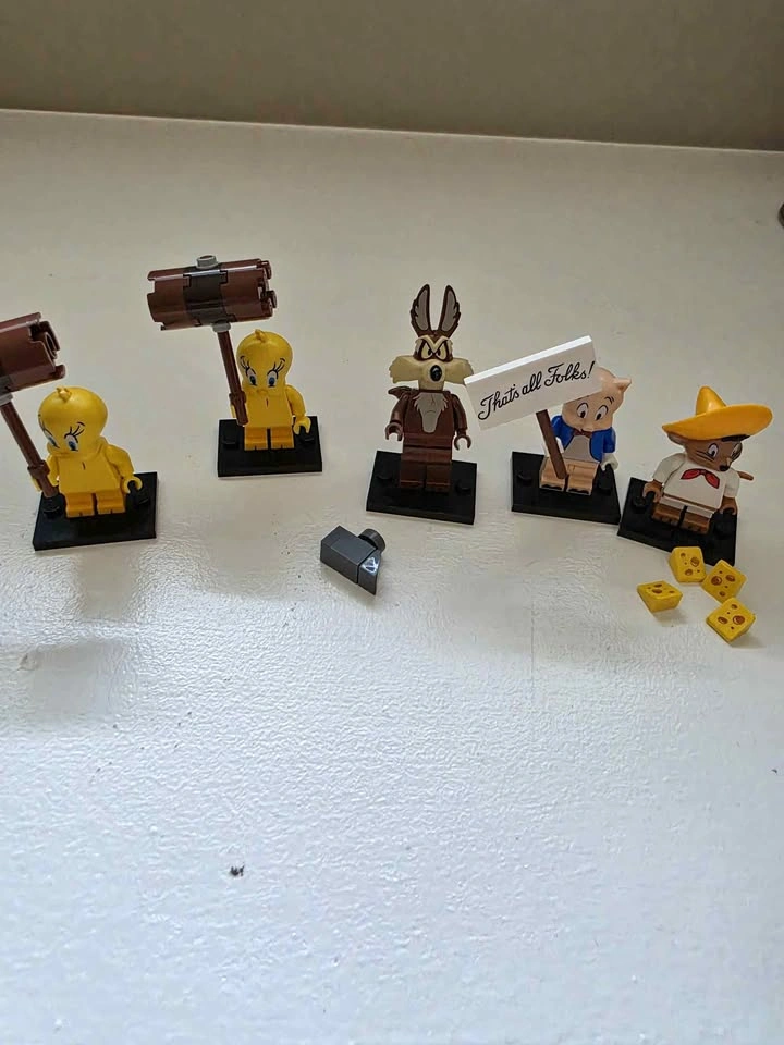 LEGO Looney Tunes Minifigures lot