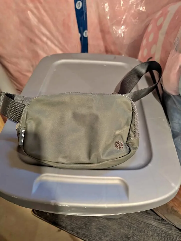 EUCALYPTUS GREEN LULULEMON BELT BAG