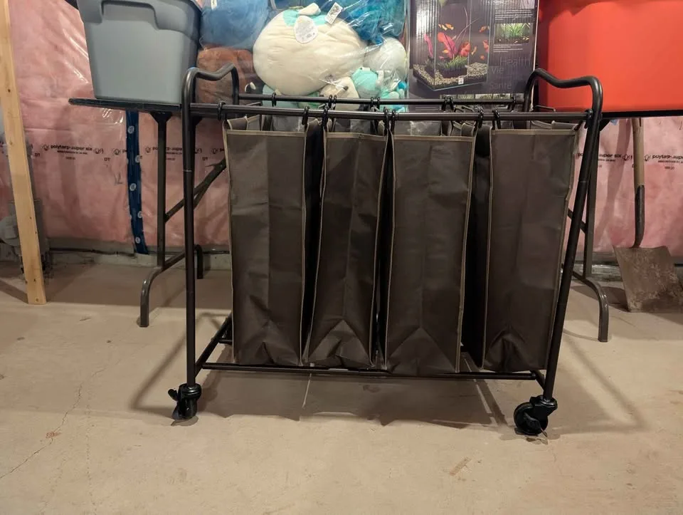 LAUNDRY BIN 4 COMPARTMENT BINS image indicator(2)