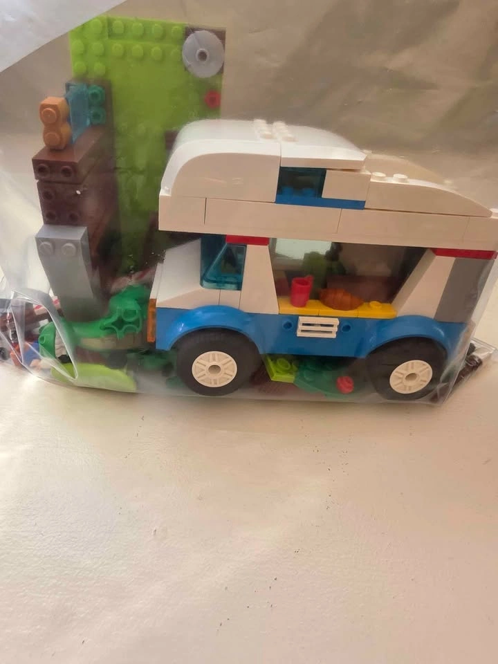 LEGO Toy Story 4 RV Vacation 10769 - photo 2