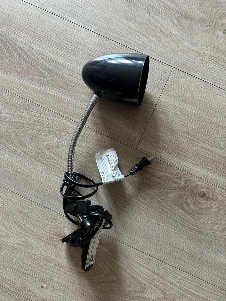 Walmart desk lamp - photo 2
