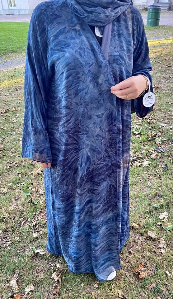 Luxury Textured Navy Blue Abaya Set (with Free Hijab)