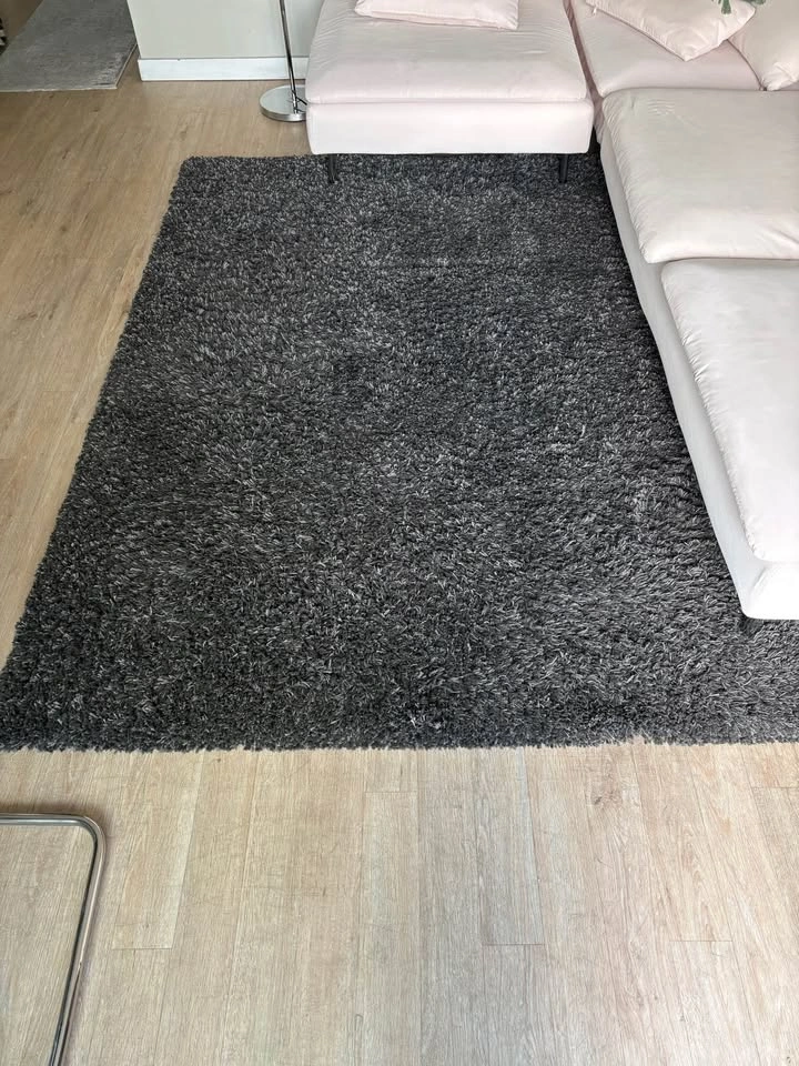 High Pile Shag Rug - Excellent Condition - photo 3