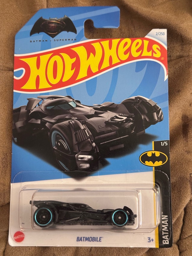 Hot Wheels Batmobile Set - photo 2