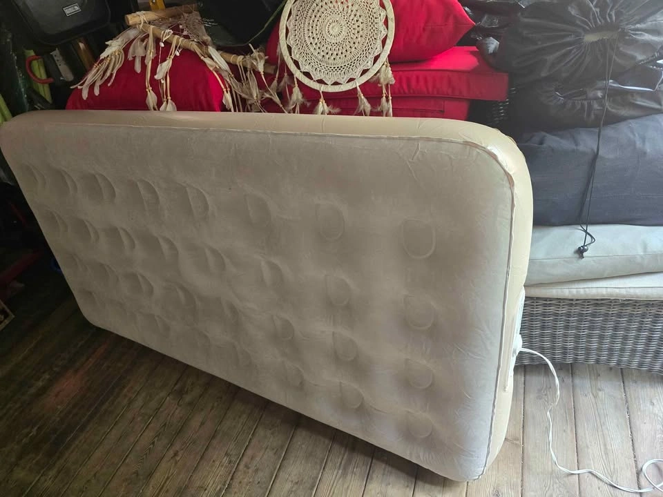 Therapedic Twin Size Air Mattress with Built-in Pump - photo 3