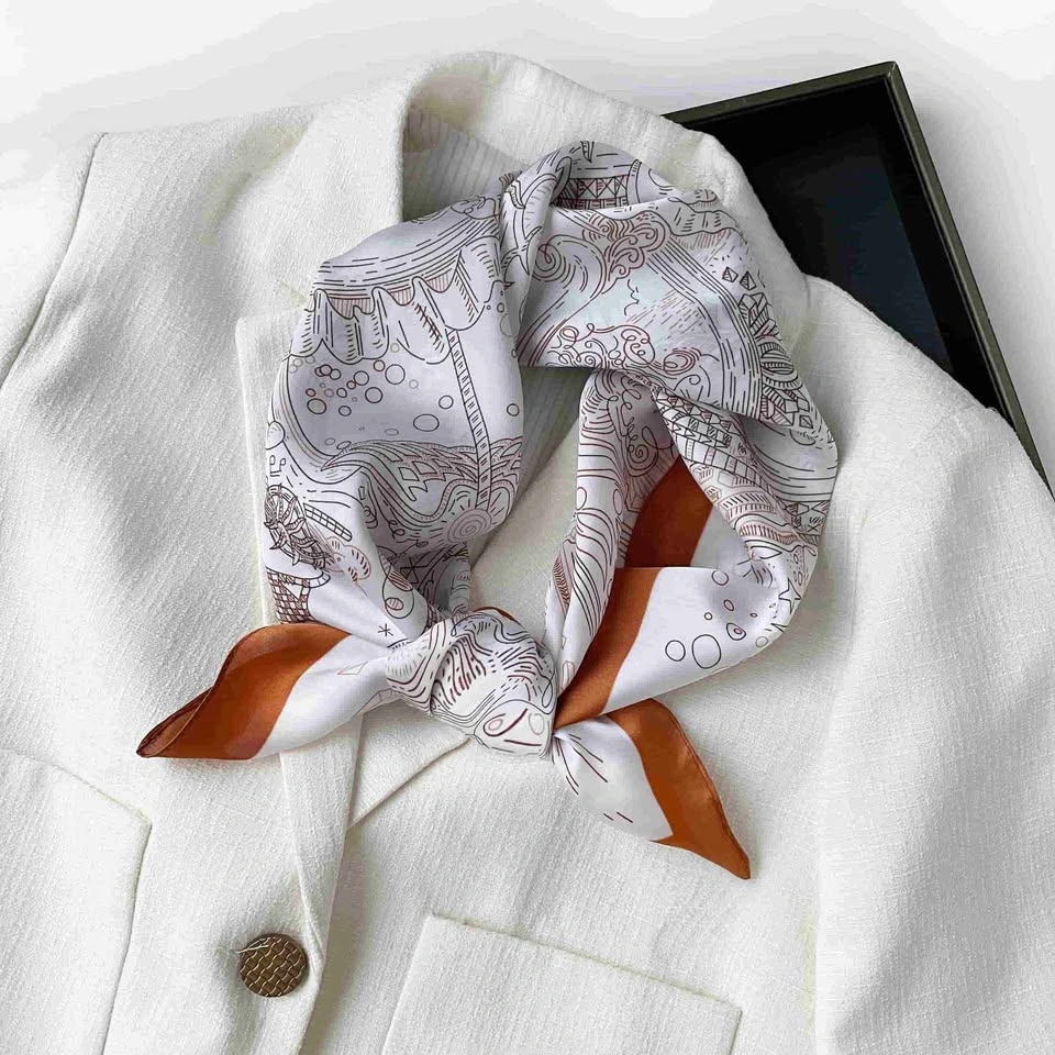 Top-Reviewed! Brand NEW Square Satin Scarf 70x70cm - photo 4