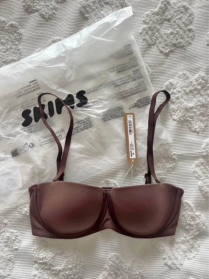 SKIMS Fits Everybody Strapless Bra 32C