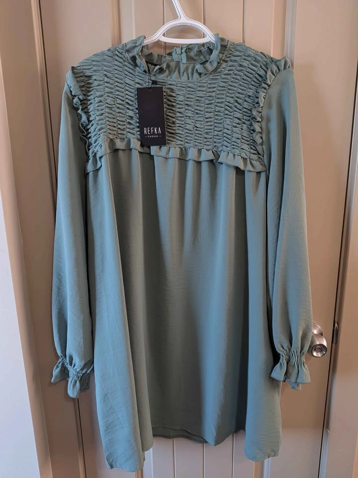 Closet Clear out - Women's clothing Medium and Large - photo 4