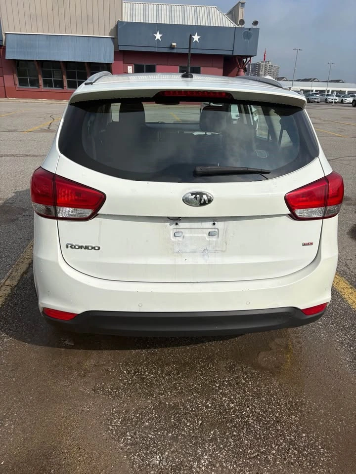 2014 Kia Rondo - photo 4