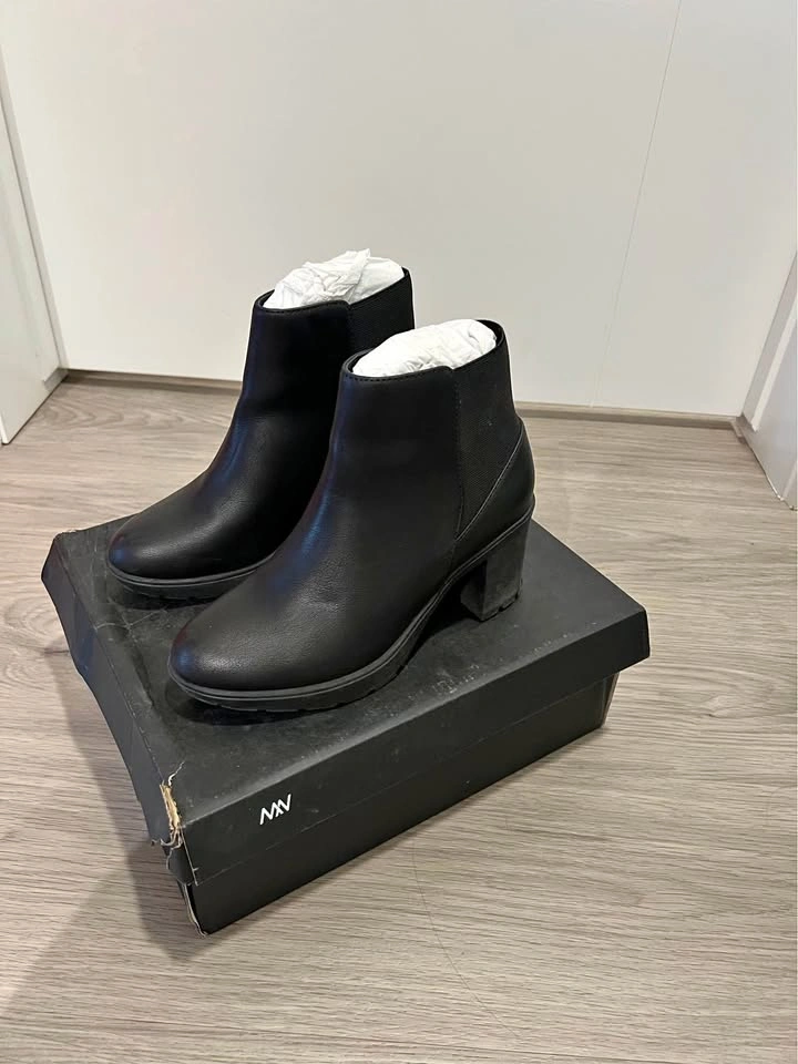 Matt & Nat Mont Royal Black Ankle Boots – Size 37 - Worn once
