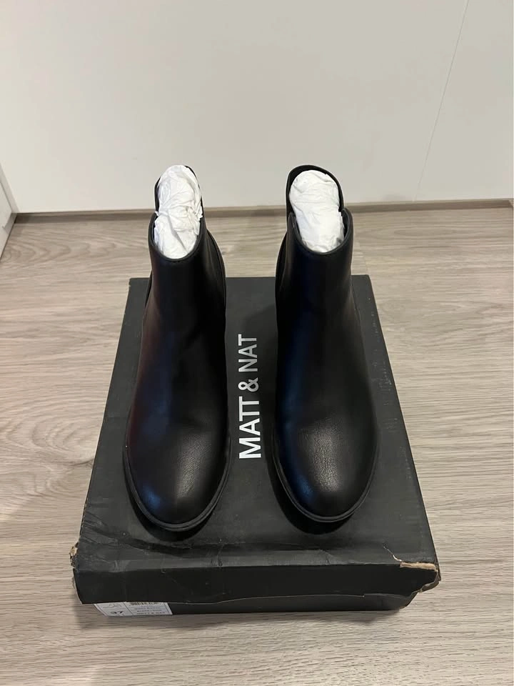 Matt & Nat Mont Royal Black Ankle Boots – Size 37 - Worn once - photo 2