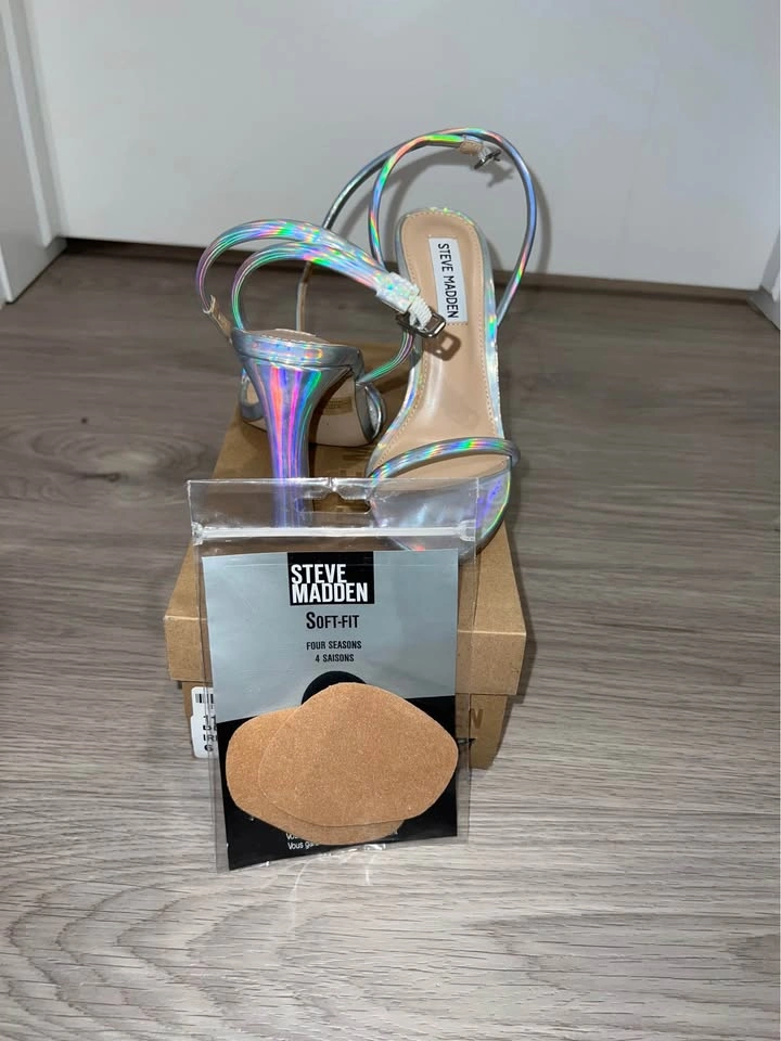 Steve Madden BECKY Iridescent Heels – Size 6 - photo 2