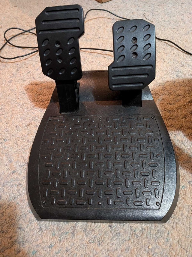 Thrustmaster TMX Force Feedback Racing Wheel and Pedal - photo 3