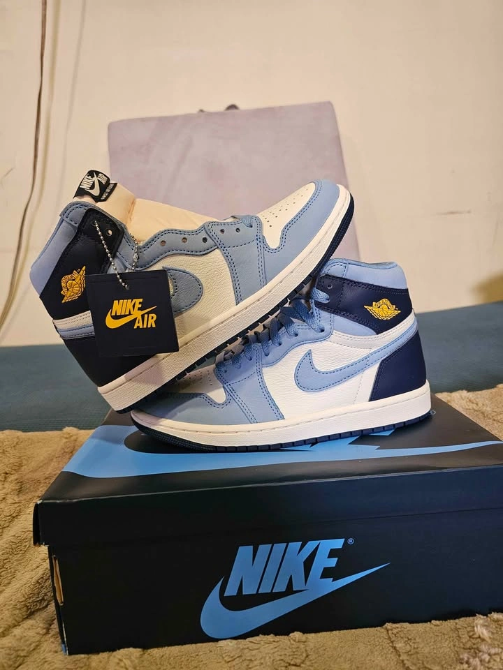 Women’s Air Jordan 1 Retro High OG “First in Flight” (8W/6.5M) - photo 2