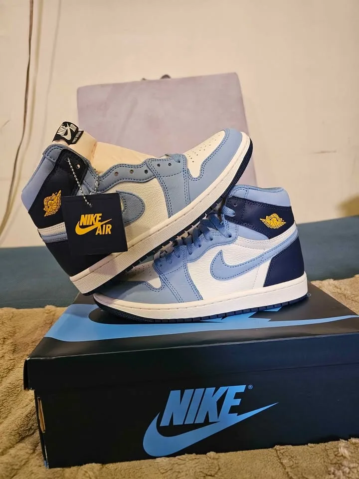 Women’s Air Jordan 1 Retro High OG “First in Flight” (8W/6.5M) - photo 2