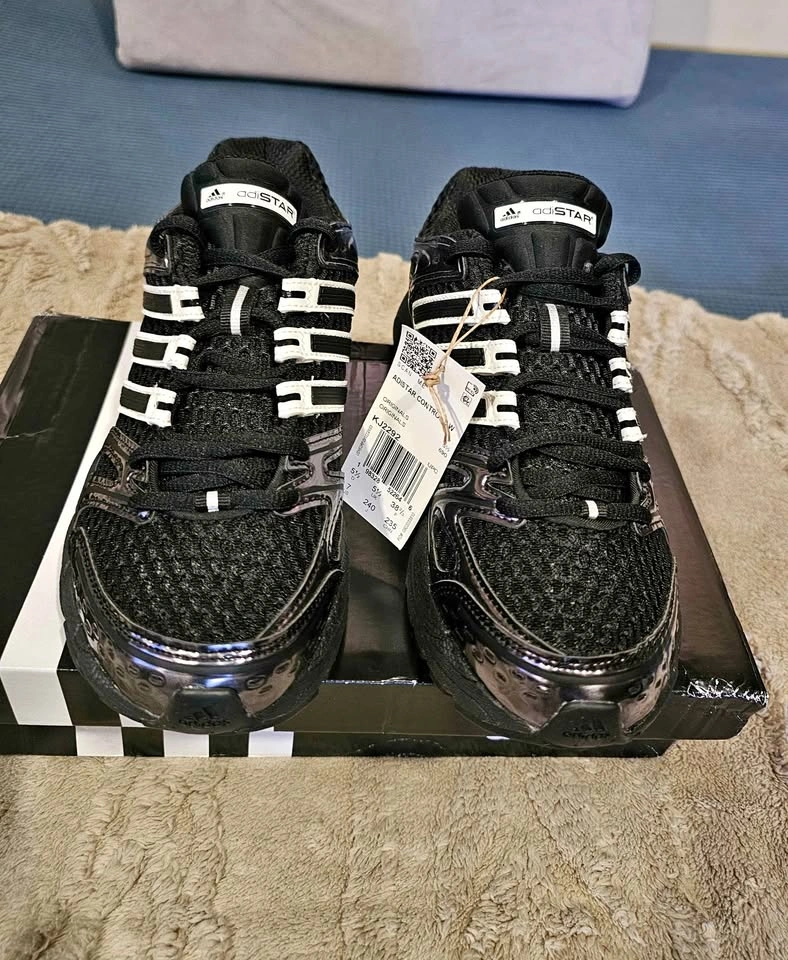 Adistar Control 5 Original in Black/Off White, Brand New (Size 7