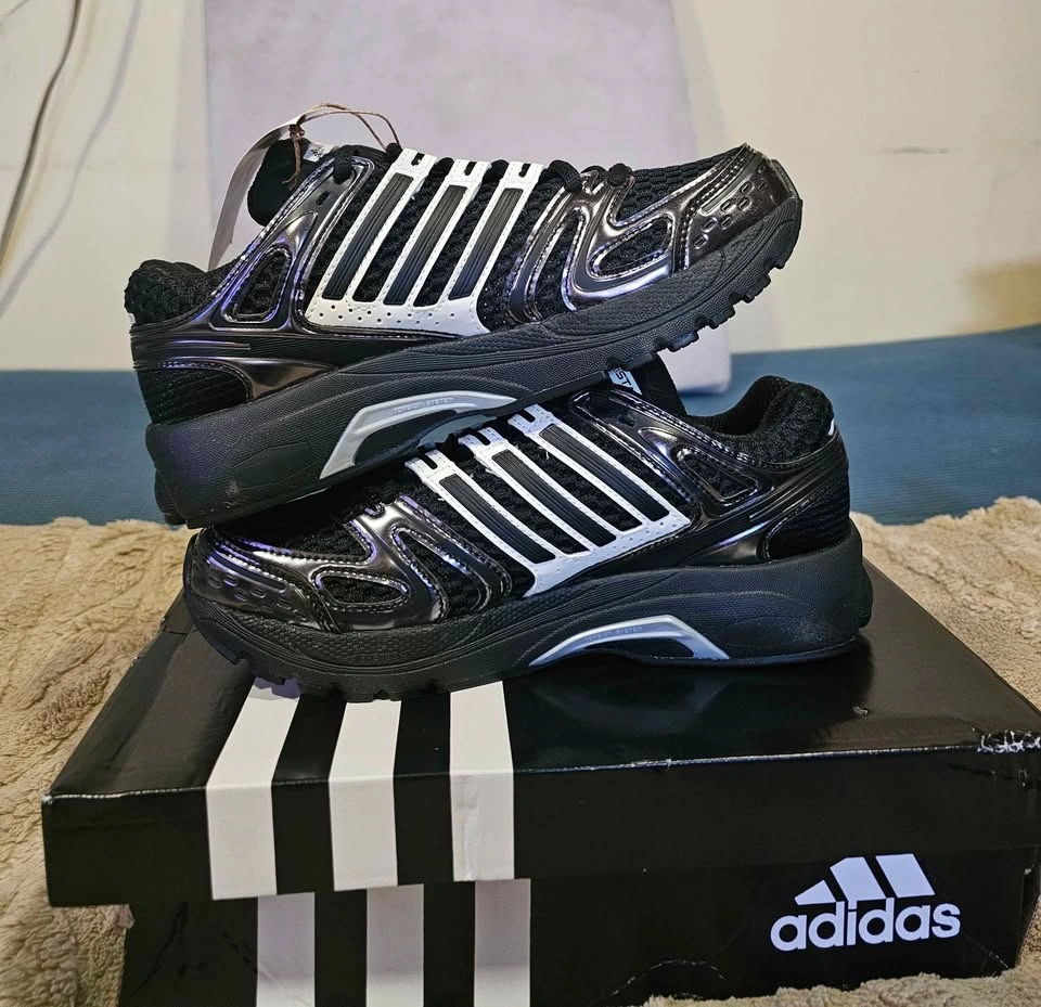 Adistar Control 5 Original in Black/Off White, Brand New (Size 7 - photo 2