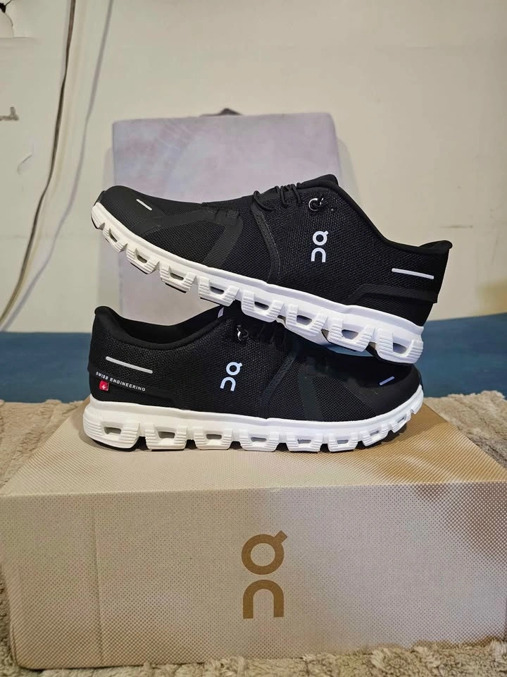 On Cloud 6 Black/White - Brand New (Size 9M/10.5W) - photo 2