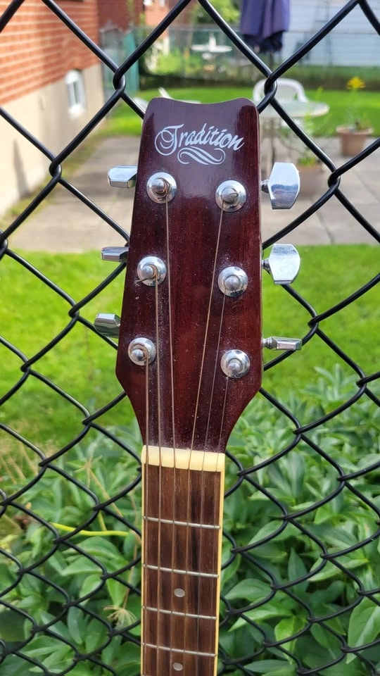 $220 Tradition Dreadnaught Acoustic Guitar - Tobacco Sunburst - photo 5