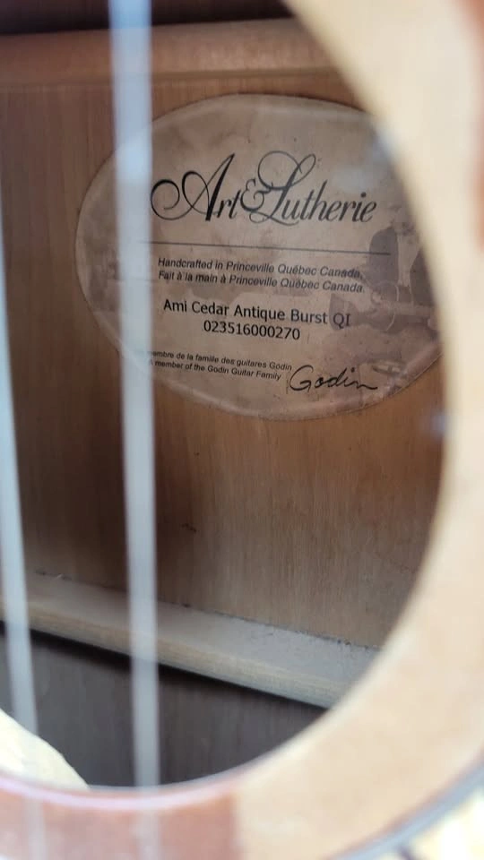 $400 Art & Lutherie Ami Cedar – Antique Burst - photo 5